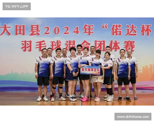 网球赛场荣耀时刻 见证冠军风采与辉煌颁奖典礼的精彩瞬间 网球赛场荣耀时刻 见证冠军风采与辉煌颁奖典礼的精彩瞬间